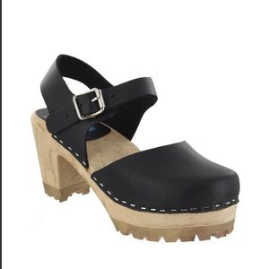 The cutest clog on the block! Never been worn!